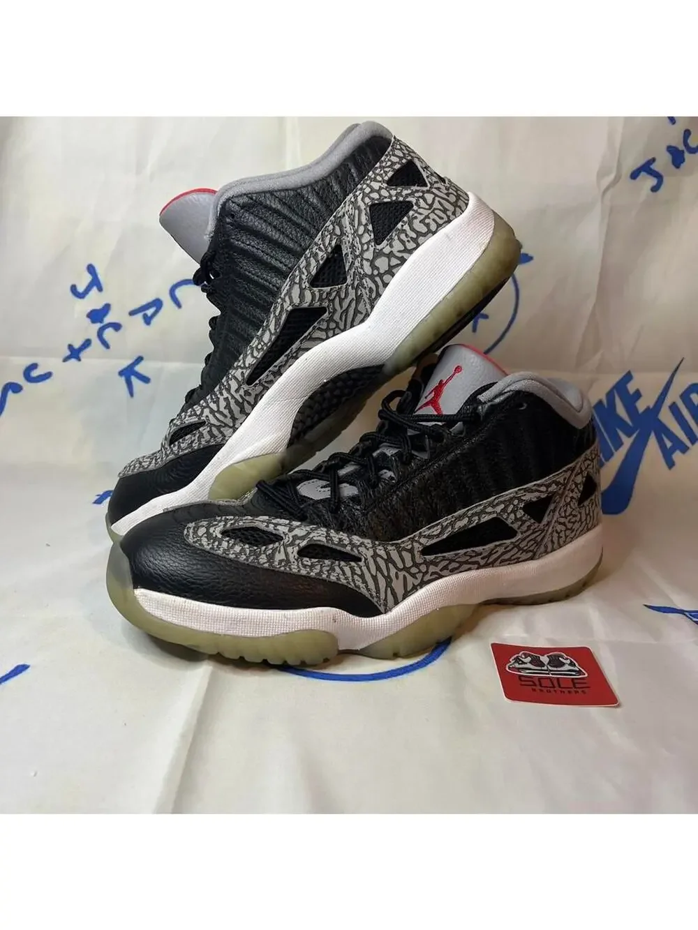 Jordan 11 Retro Low 